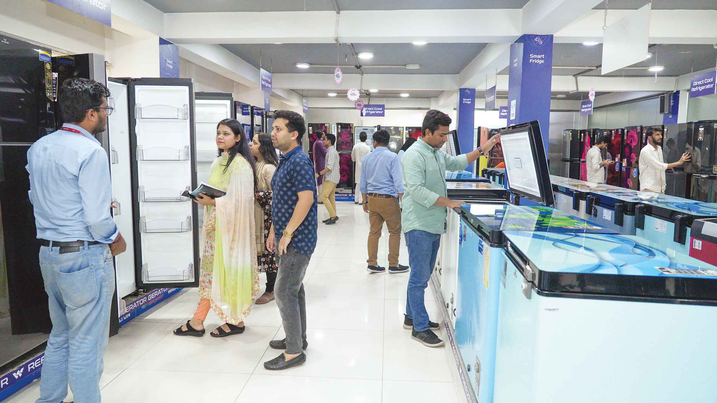 ঈদ উৎসবে ওয়ালটন ফ্রিজ কেনার হিড়িক