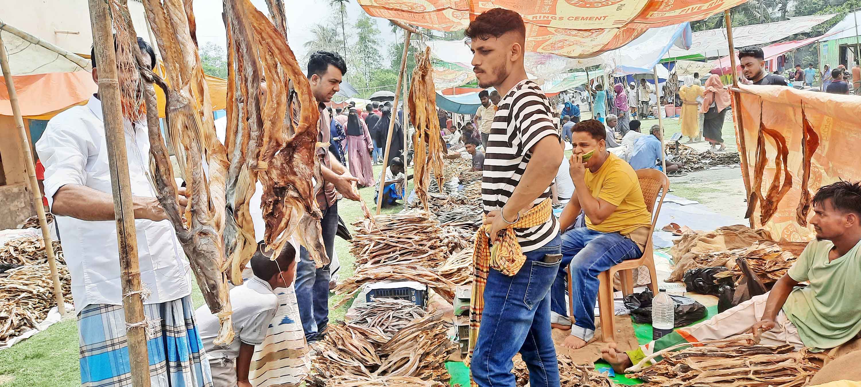 পহেলা বৈশাখে নাসিরনগরে ৩শ' বছরের ঐতিহ্যবাহী 'শুঁটকি মেলা ও বিনিময় প্রথা'