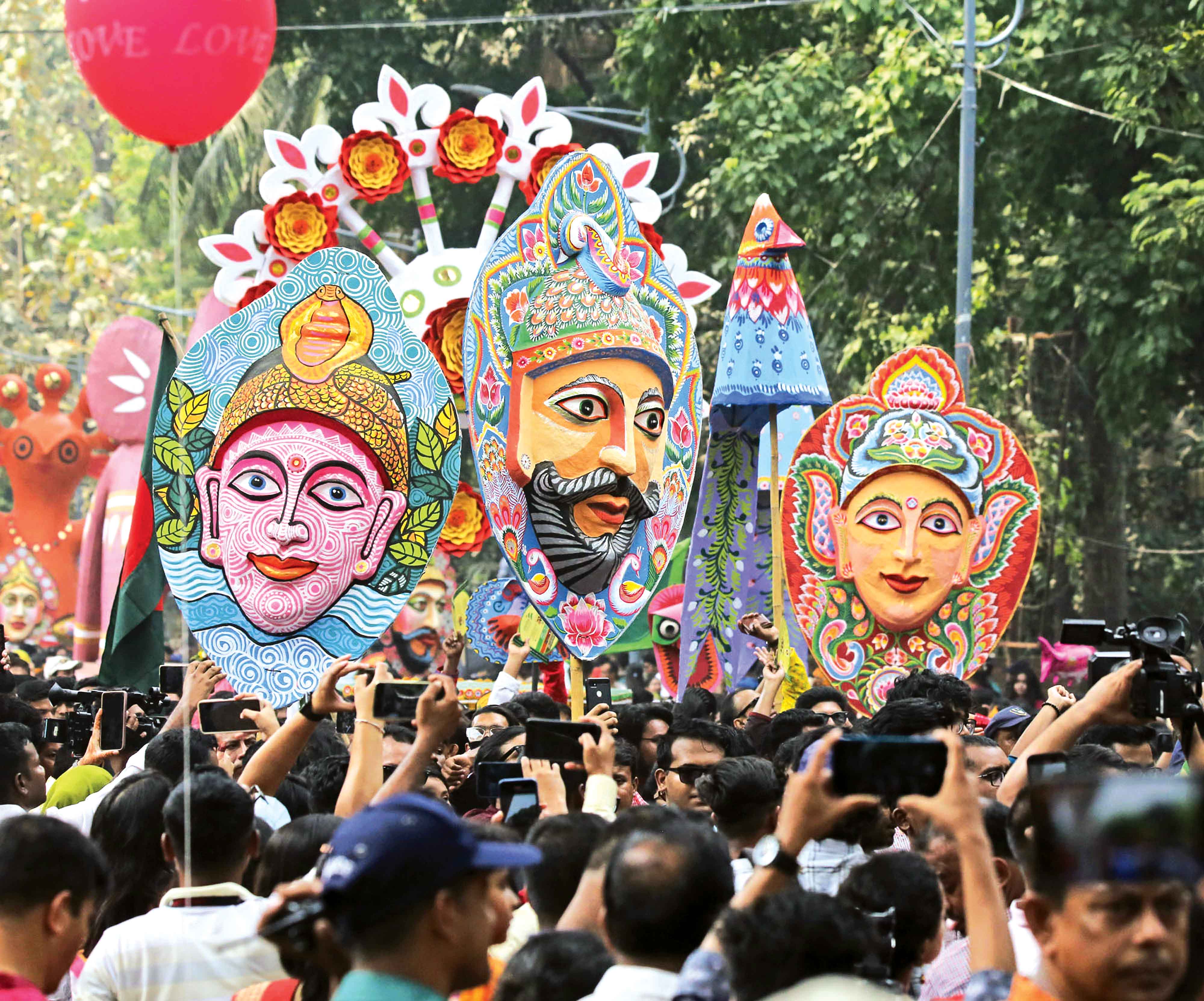 দেশজুড়ে পহেলা বৈশাখ উদযাপিত