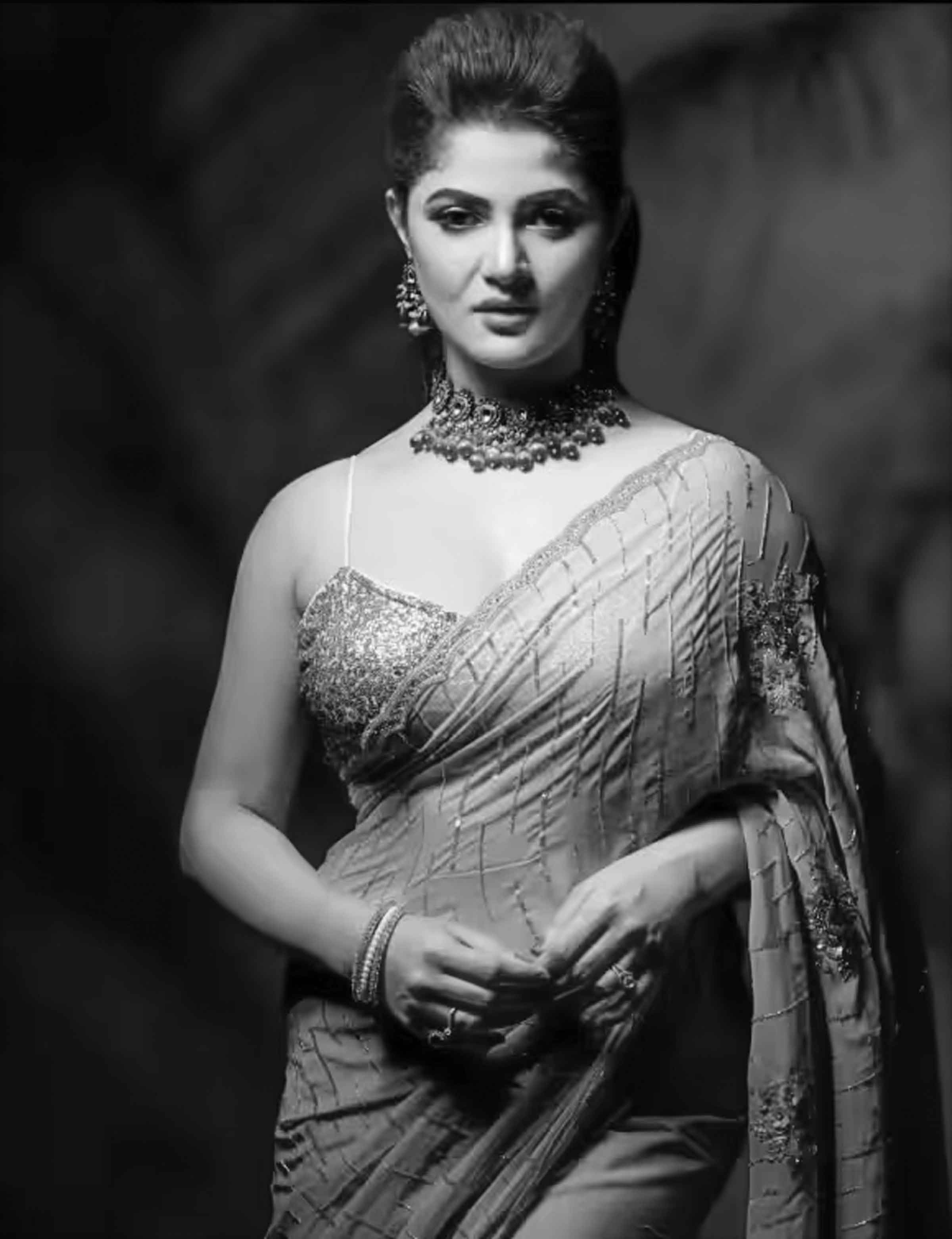 আমি এখনো সিঙ্গেল :শ্রাবন্তী