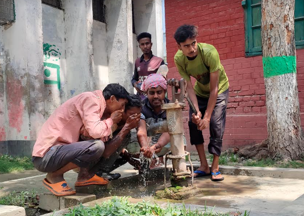  তীব্র দাবদাহে পুড়ছে পাবনা, তাপমাত্রা ৪০.৫ ডিগ্রি