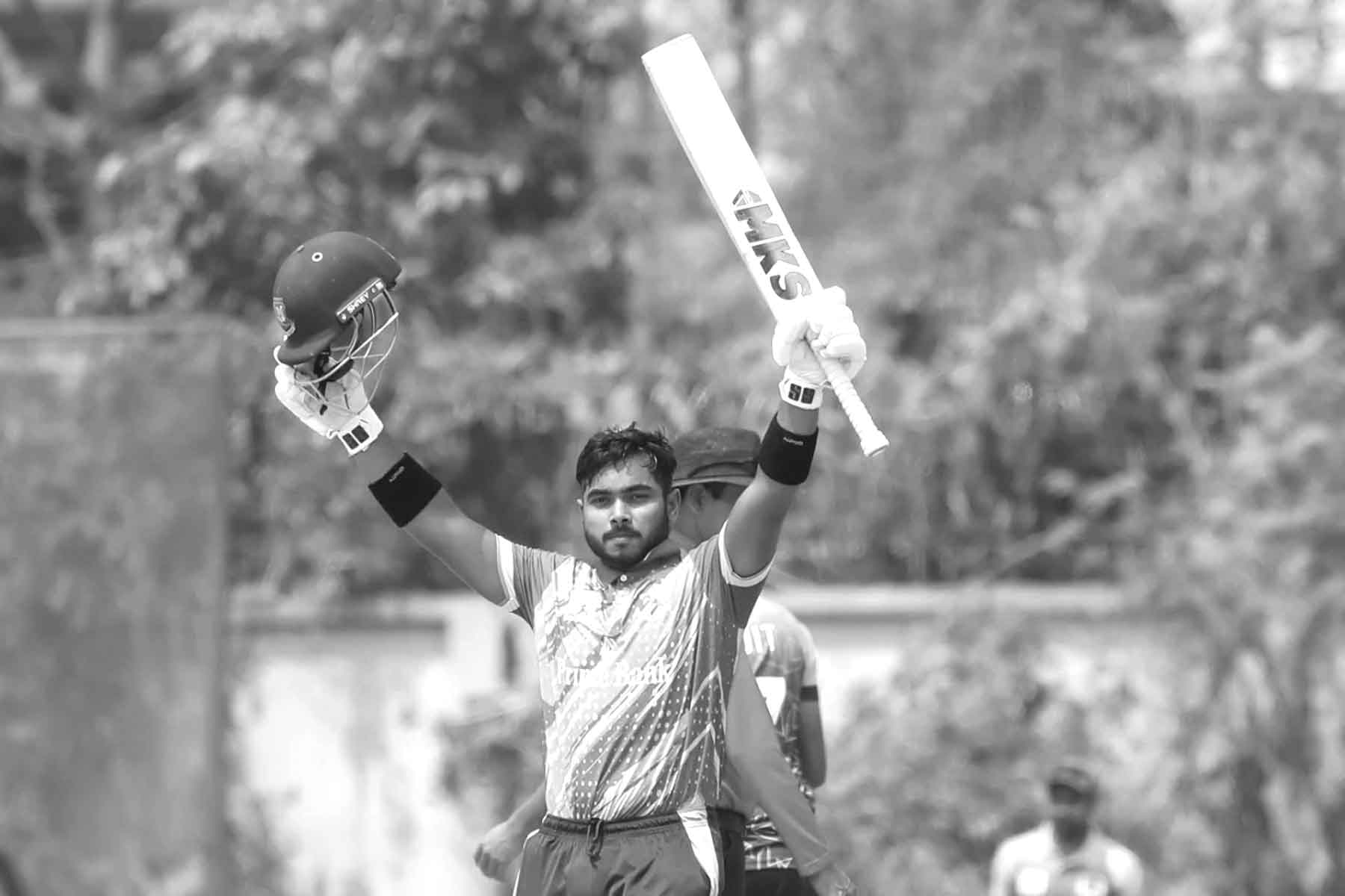 ডিপিএলে ব্যাট হাতে শীর্ষে পারভেজ ইমন