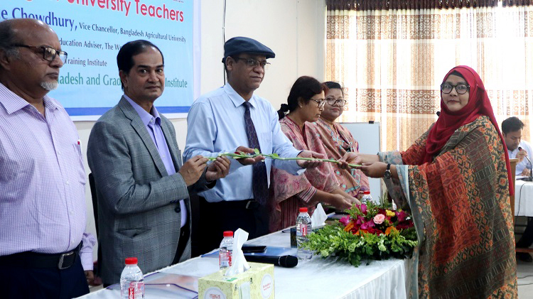 বাকৃবিতে পাবলিক বিশ্ববিদ্যালয়ের নবীন শিক্ষকদের বুনিয়াদি প্রশিক্ষণ শুরু