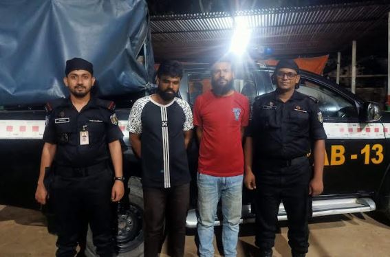 গোবিন্দগঞ্জে ৪০০ বোতল ফেনসিডিলসহ দুই  মাদক কারবারি গ্রেফতার