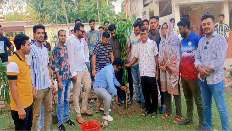 পাইকগাছায় ছাত্রলীগের উদ্যোগে গাছের চারা রোপন