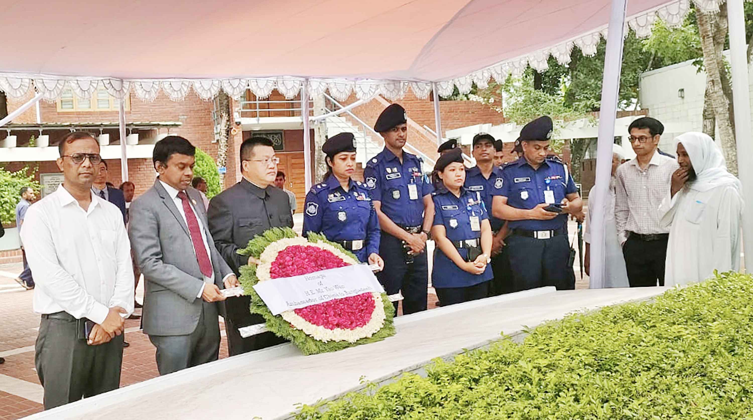 বাংলাদেশে আরও বেশি বিনিয়োগে আগ্রহী চীন : চীনা রাষ্ট্রদূত