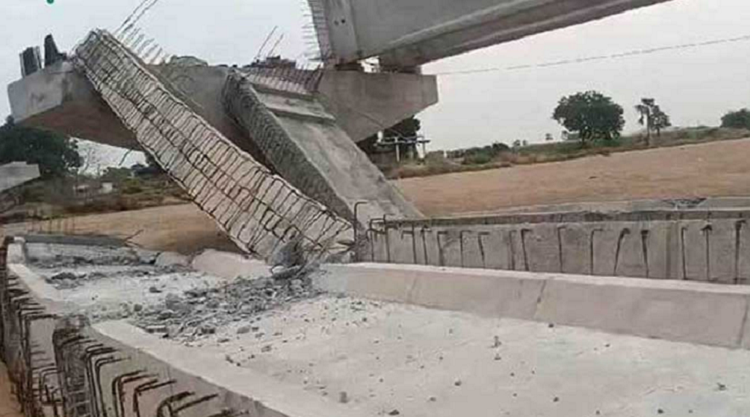 ভারতে বাতাসের ধাক্কায় ভেঙে পড়ল মস্ত বড় সেতু