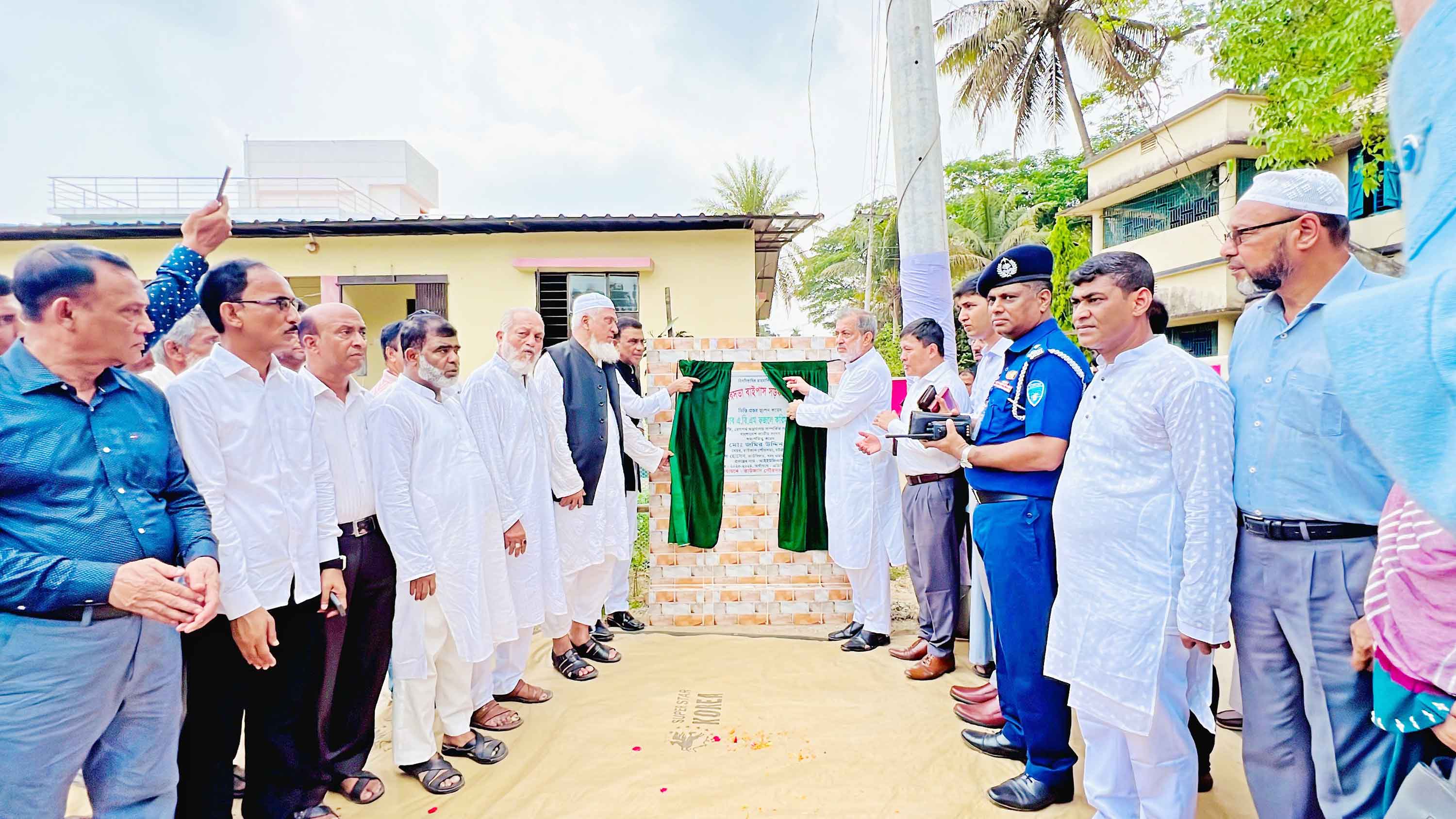 'শেখ হাসিনার সরকার আছে বলেই মানুষ উন্নয়ন ও সমৃদ্ধি দেখছে'