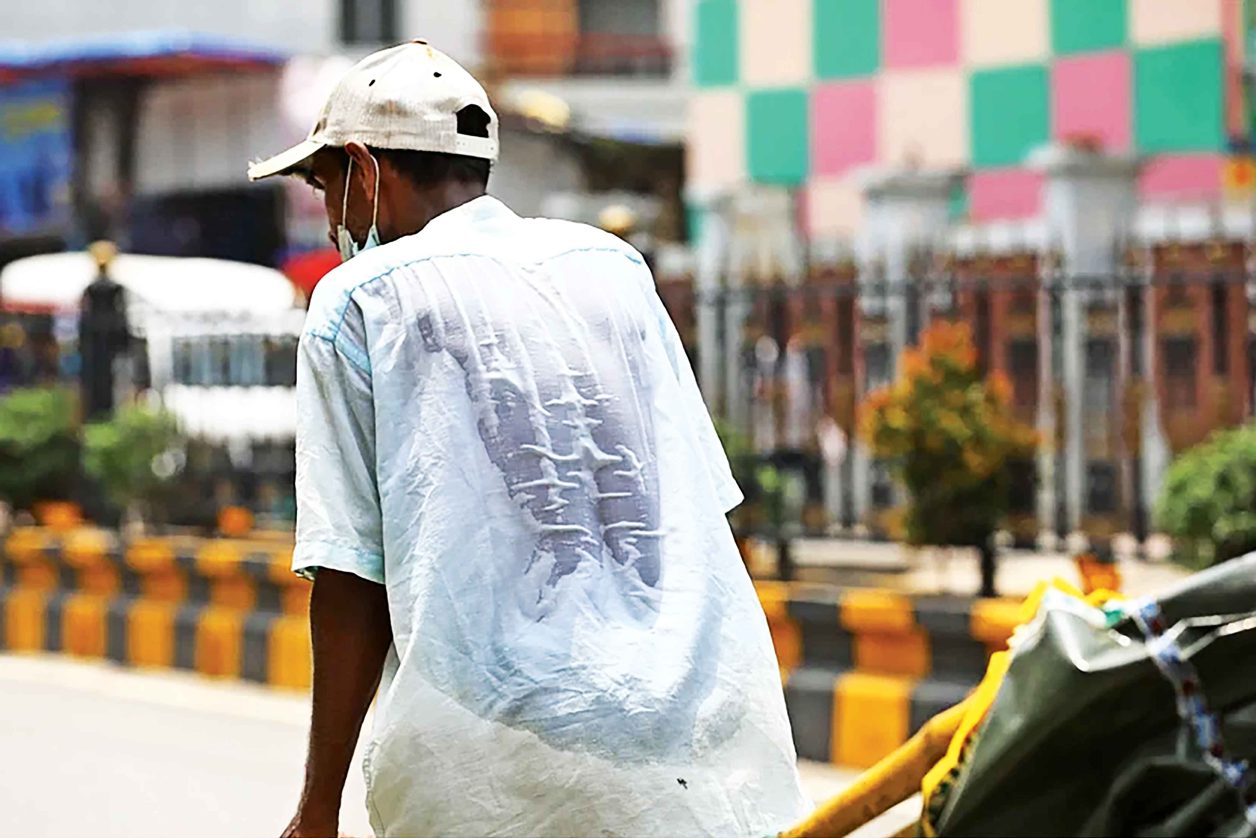 সারাদেশে তীব্র তাপপ্রবাহ অব্যাহত