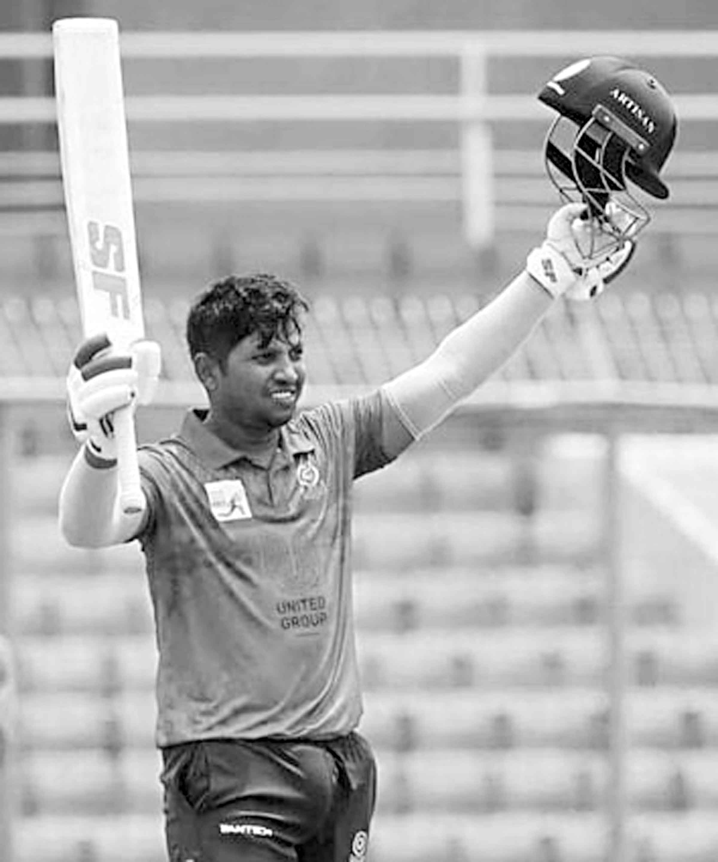 মুশফিকের ক্যাচ আউট নিয়ে বিতর্ক, মোহামেডানের হাসি