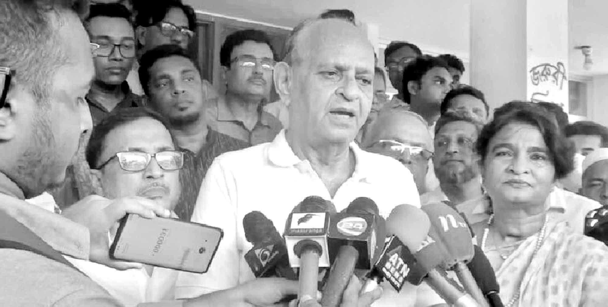 ডাক্তার সংকট এক দিনের সমস্যা নয় : স্বাস্থ্যমন্ত্রী