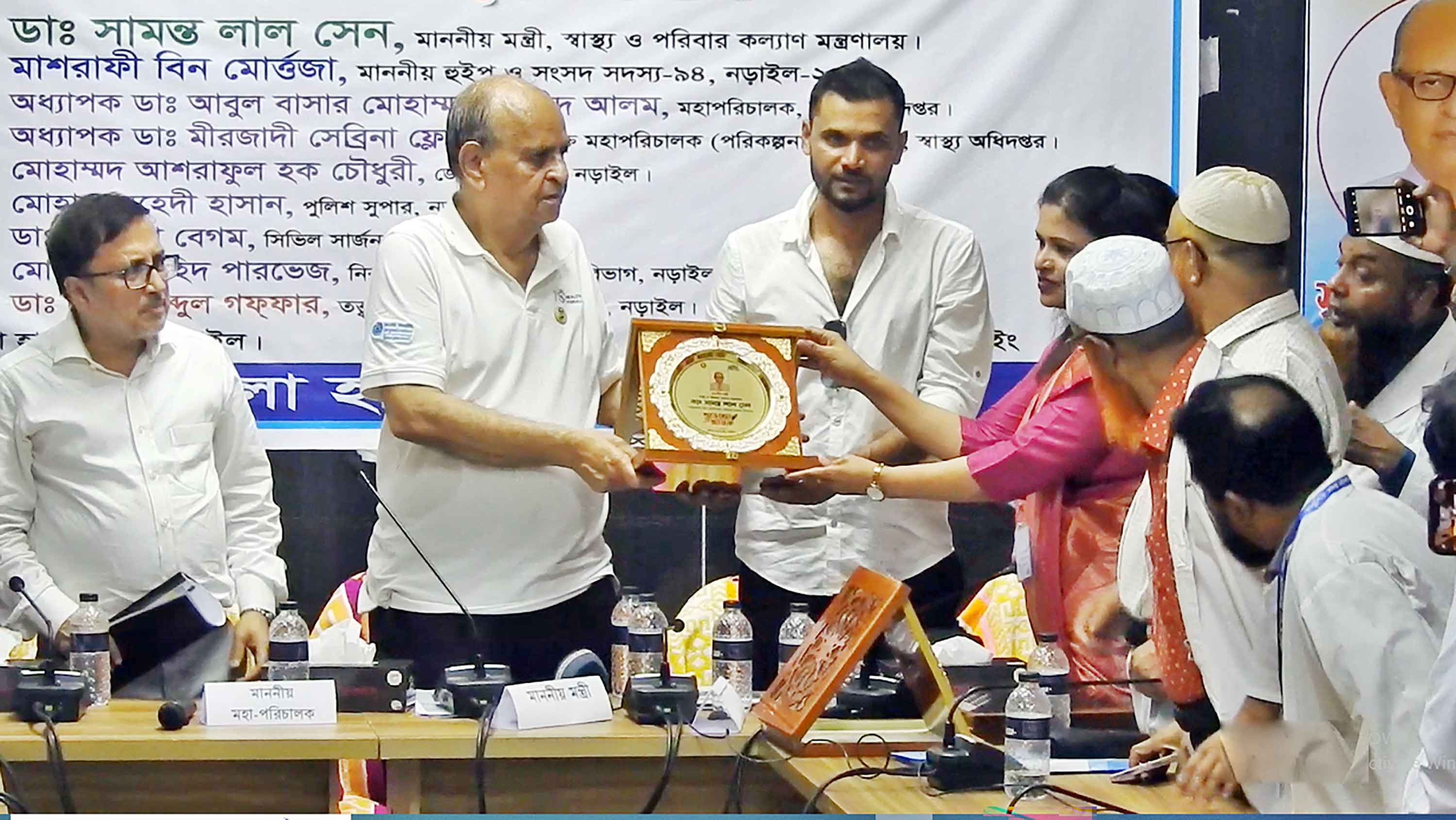 এমপিদের এলাকার হাসপাতালে চিকিৎসা নেওয়ার আহ্বান মন্ত্রীর