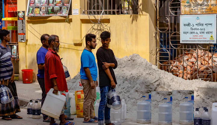 প্রচণ্ড গরমে পানি সংকটে রাজধানীর বিভিন্ন এলাকায়
