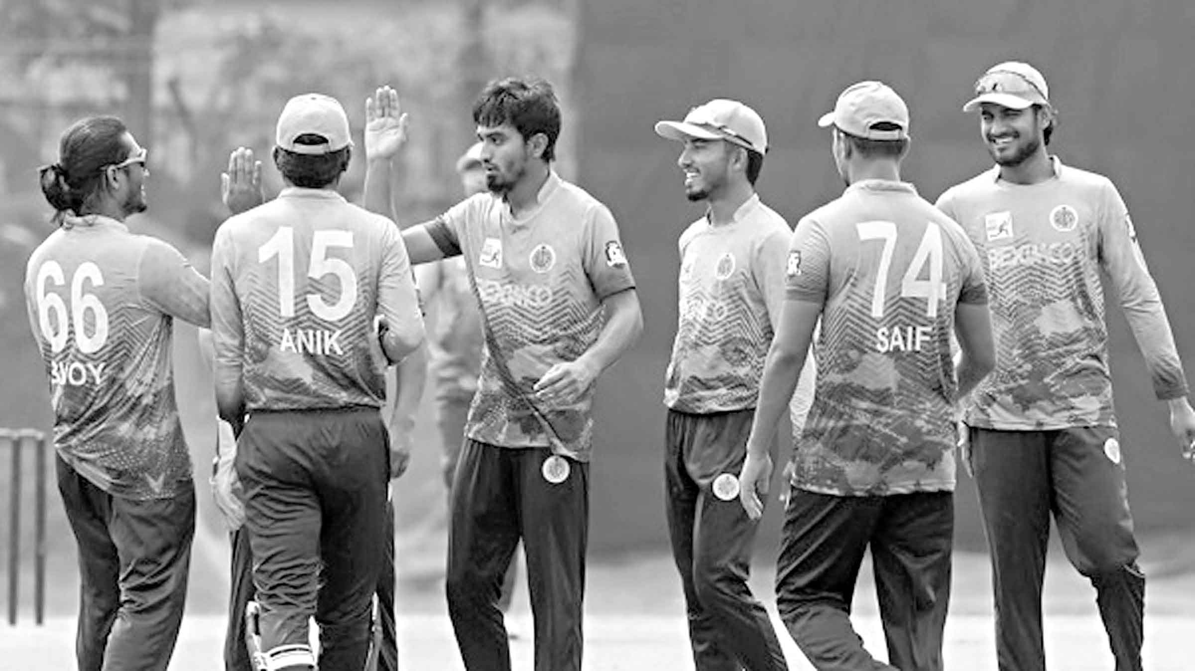 টানা ১৪ ম্যাচ জিতে চ্যাম্পিয়ন আবাহনী