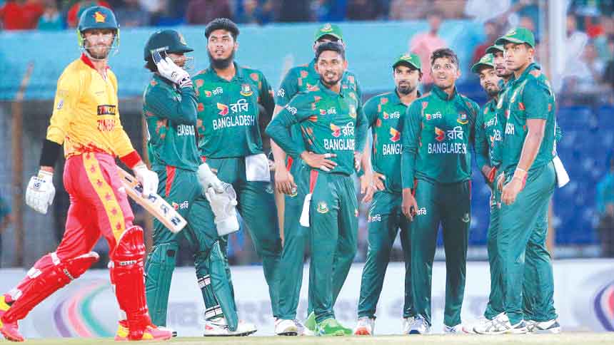 চট্টগ্রামে বাজে আউটফিল্ডে ক্রিকেটারদের ইনজুরি ঝুঁকি