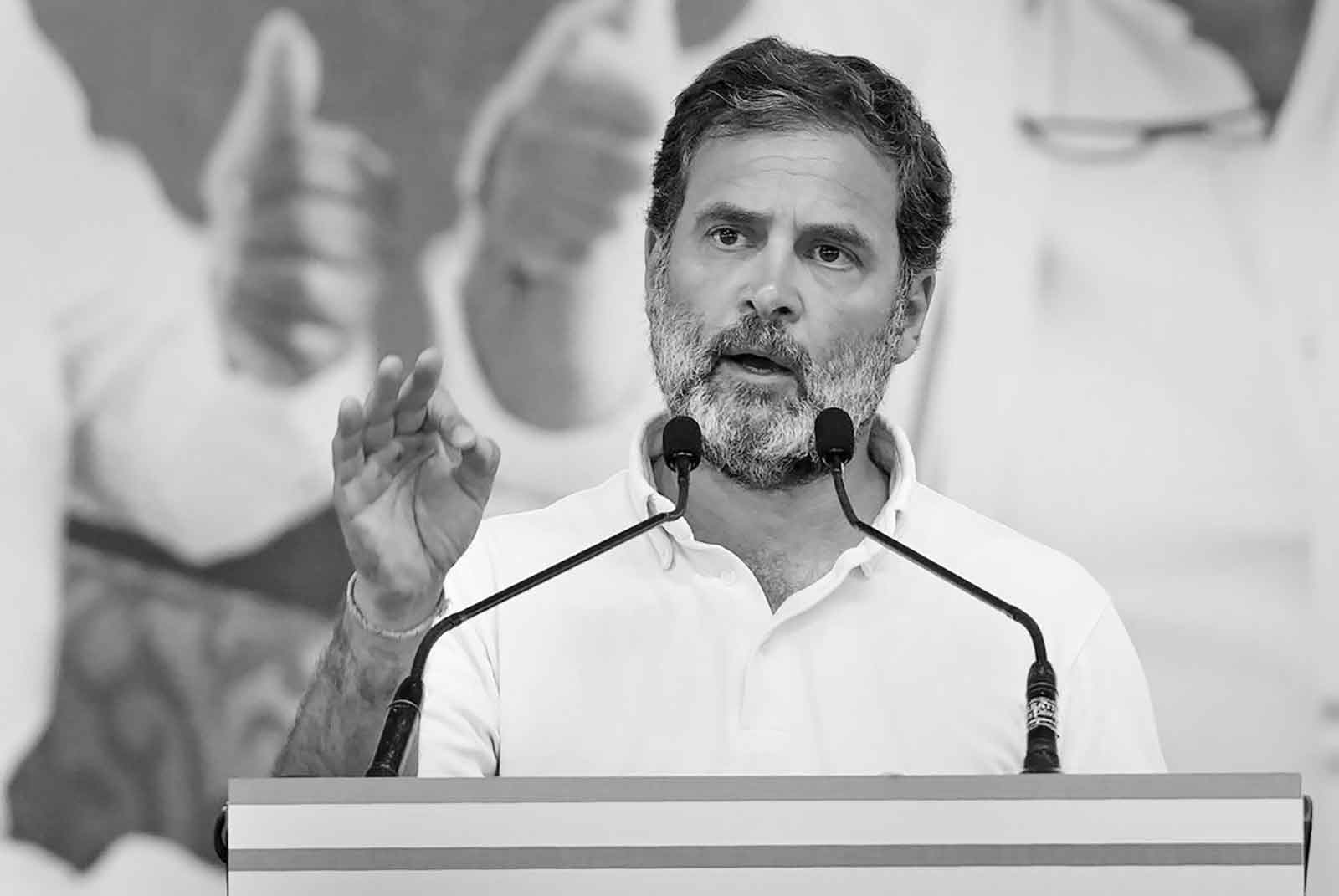 মা আস্থা রেখে 'পরিবারের কর্মভূমি'র দায়িত্ব হাতে তুলে দিয়েছেন