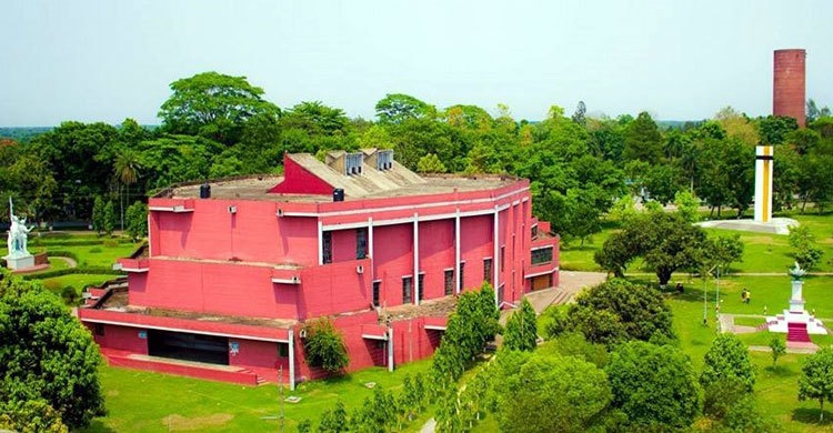 বাকৃবিতে আপত্তিকর অবস্থায় ধরা পড়েছে ছাত্রী-শিক্ষক