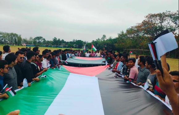 স্বাধীন ফিলিস্তিন রাষ্ট্র প্রতিষ্ঠার দাবিতে জাবি ছাত্রলীগের পতাকা উত্তোলন