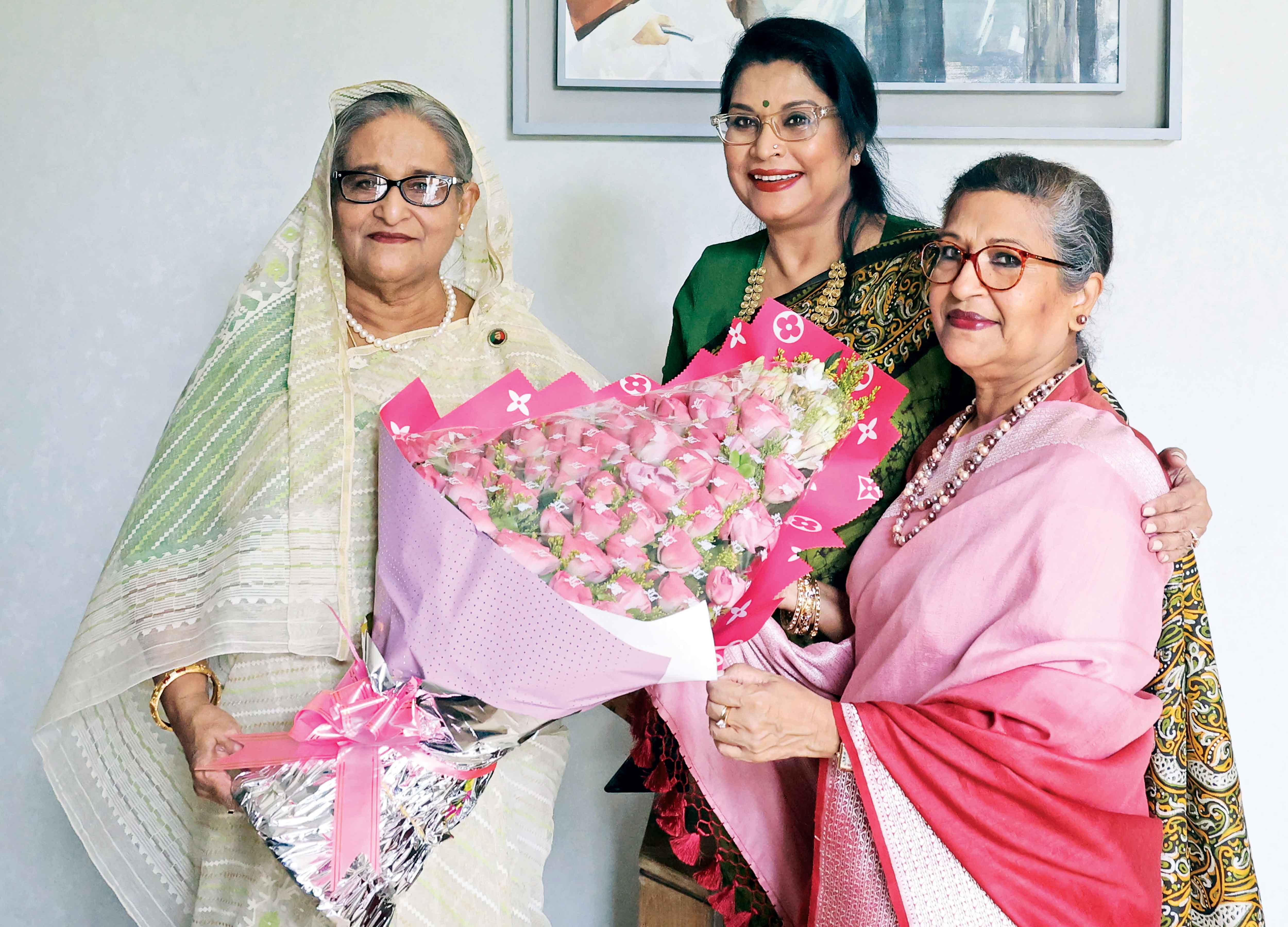 মহামারি সামাল দিতে দরকার শক্ত নেতৃত্ব : প্রধানমন্ত্রী