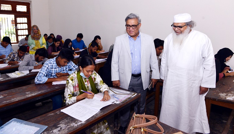 ঢাবি অধিভুক্ত সাত কলেজের ‘ব্যবসায় শিক্ষা ইউনিট’-এর ভর্তি পরীক্ষা অনুষ্ঠিত