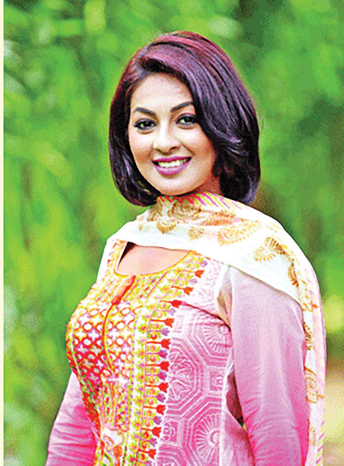 অভিনয়ে ফেরার ইঙ্গিত দিলেন মোনালিসা