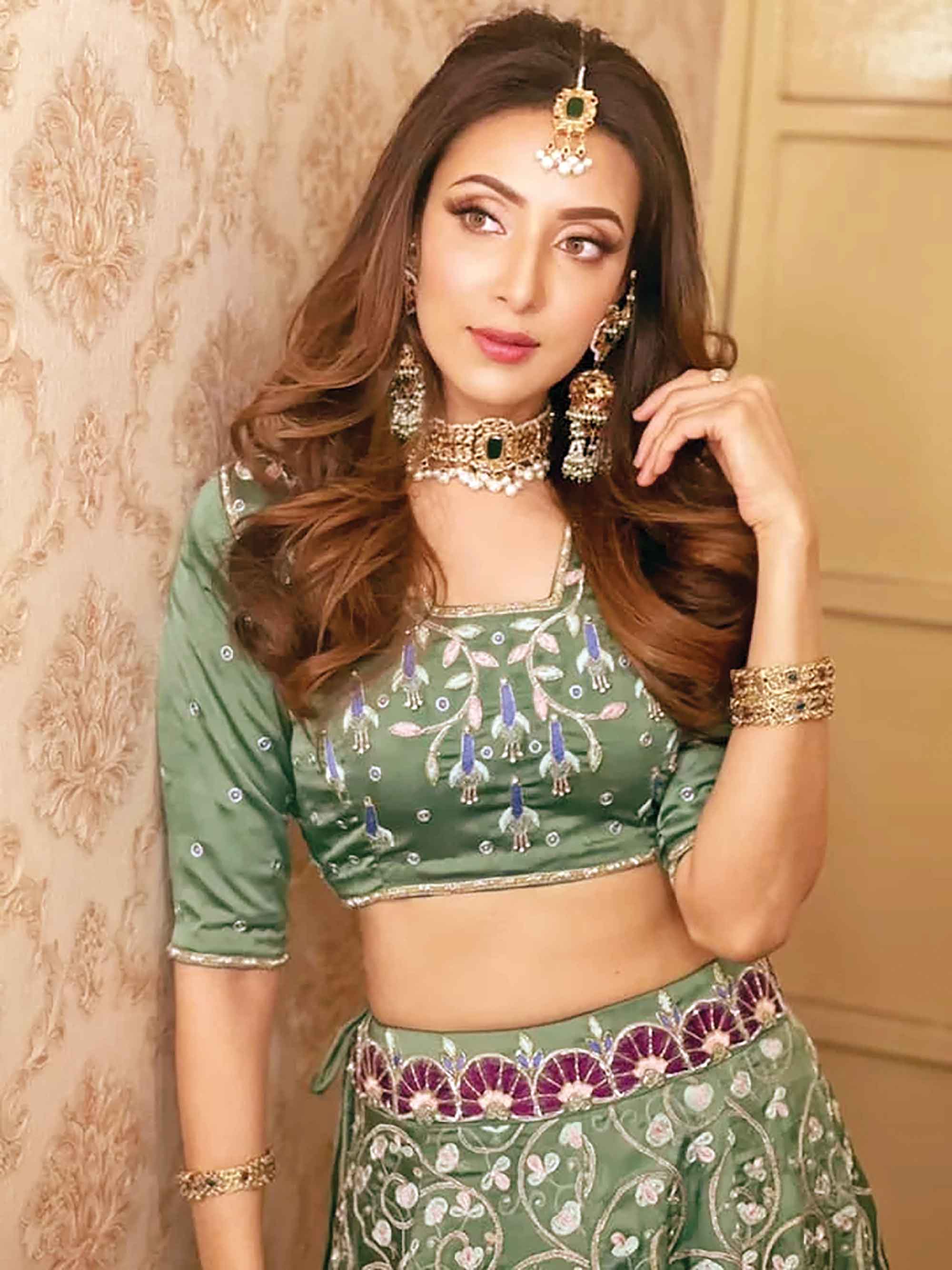 সমালোচনার জবাব দিলেন মিম
