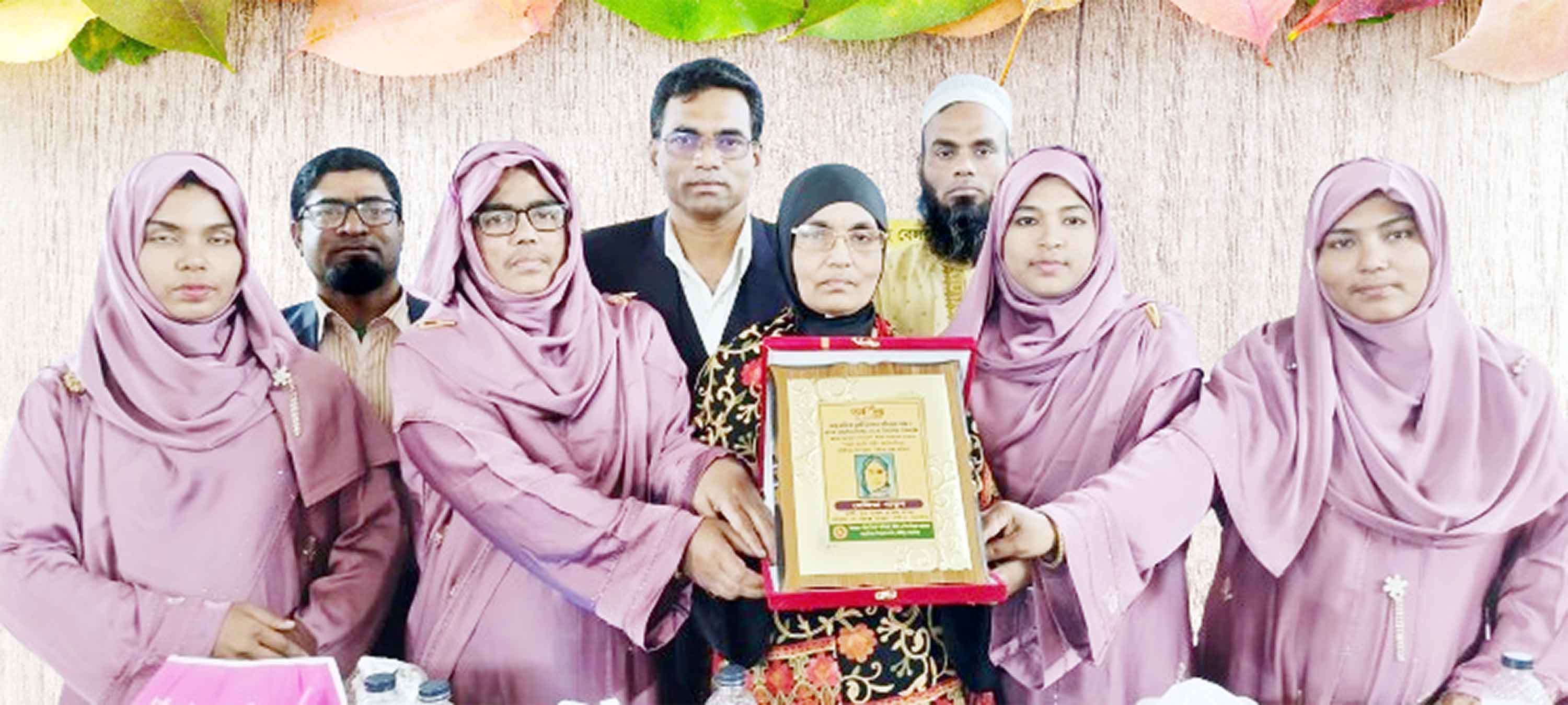 গৌরীপুরে জয়িতা পুরস্কারপ্রাপ্ত সফল মা রেজিয়া খাতুন