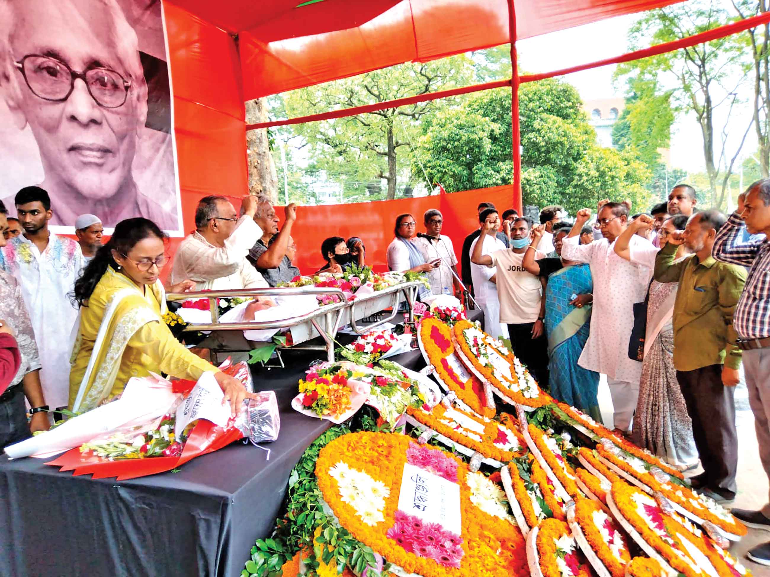 চিরনিদ্রায় শায়িত হায়দার আকবর খান রনো