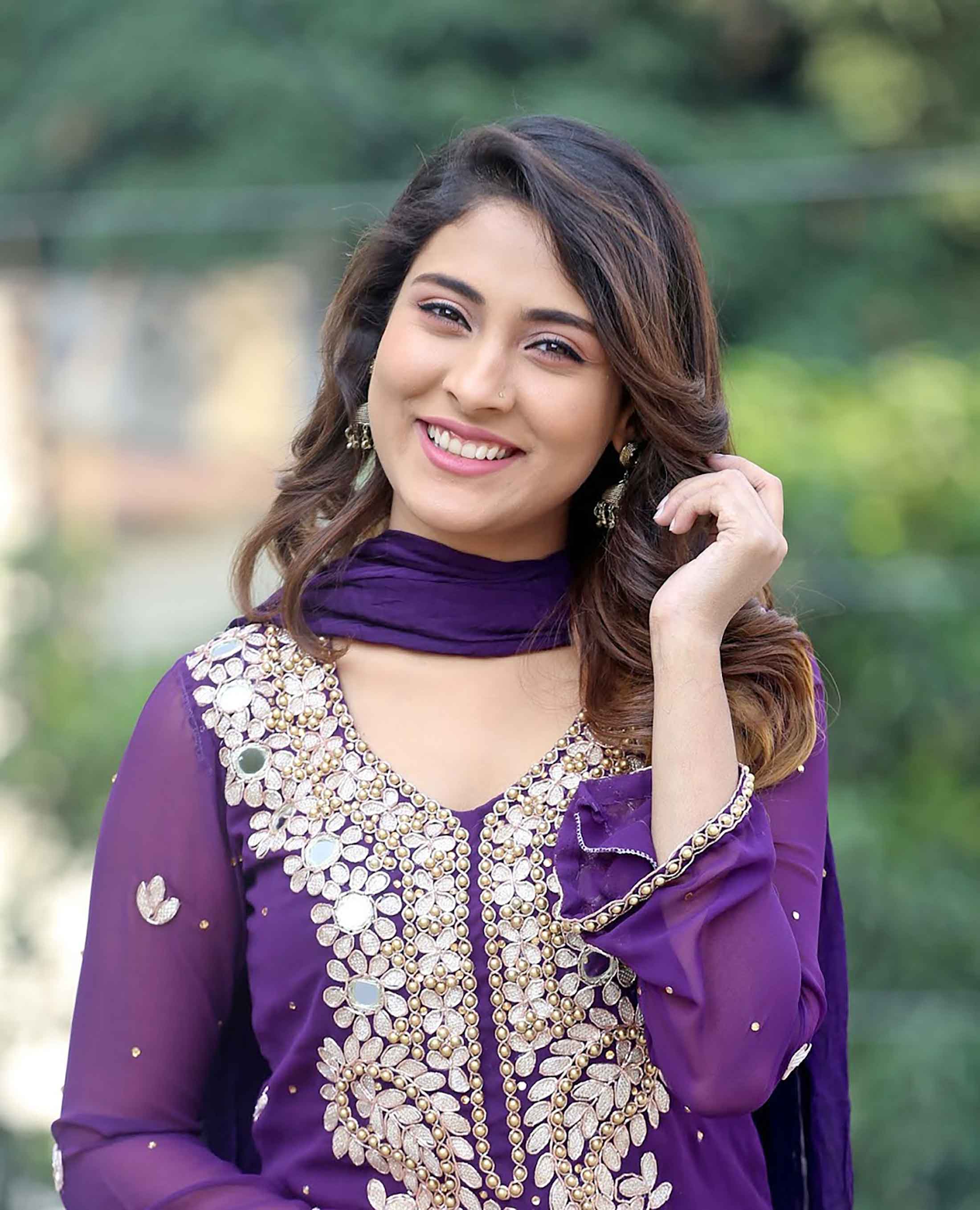 অঝোরে কাঁদলেন মেহজাবীন