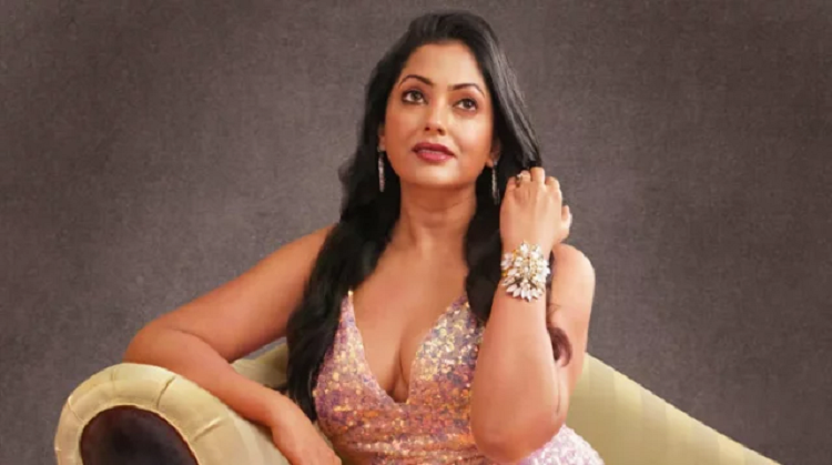 শিল্পী সমিতির নির্বাচন বাতিল চেয়ে অভিনেত্রী নিপুণের রিট