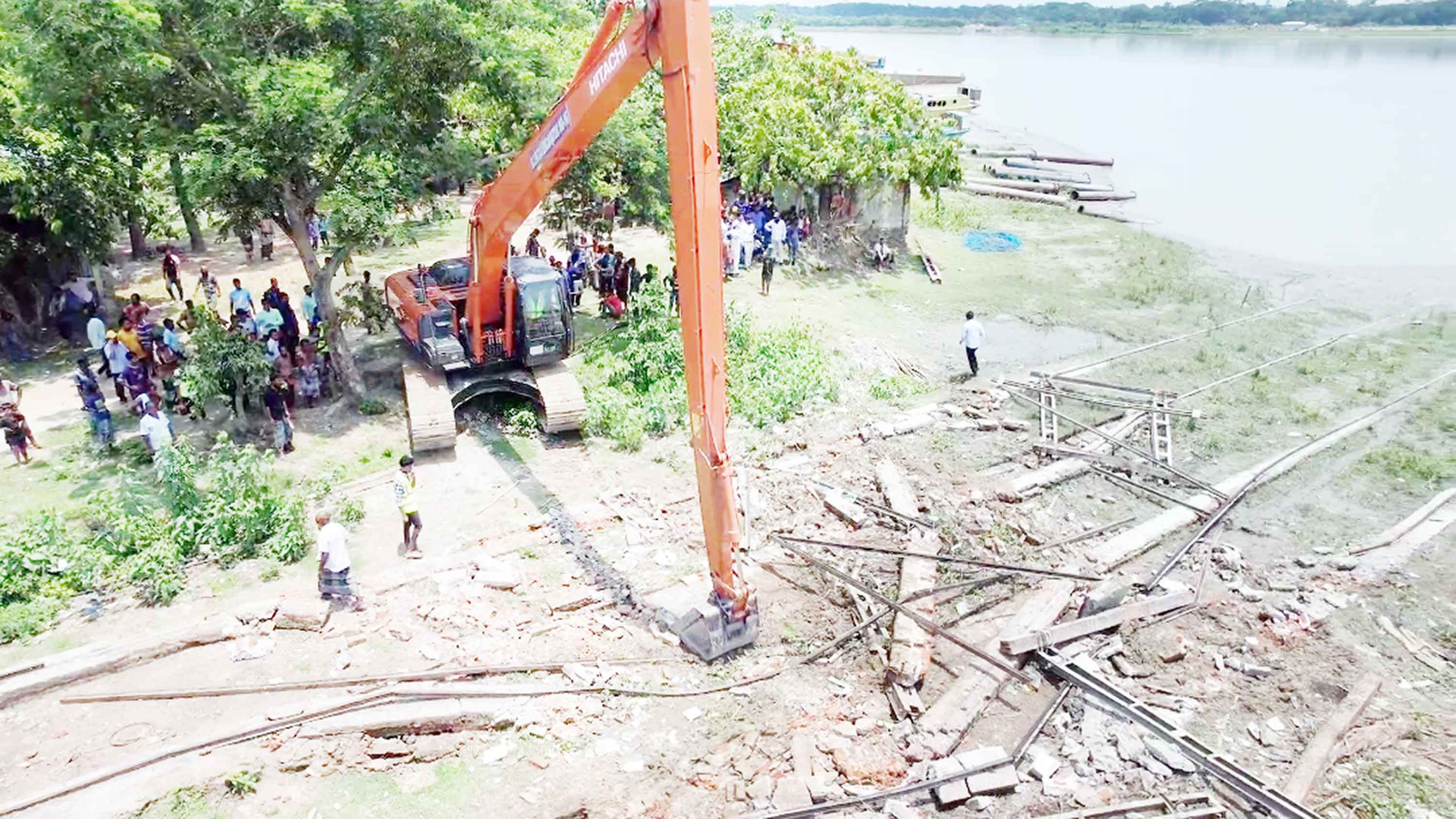 ফরিদপুরে নকল ওরস্যালাইন তৈরির কারখানা সিলগালা