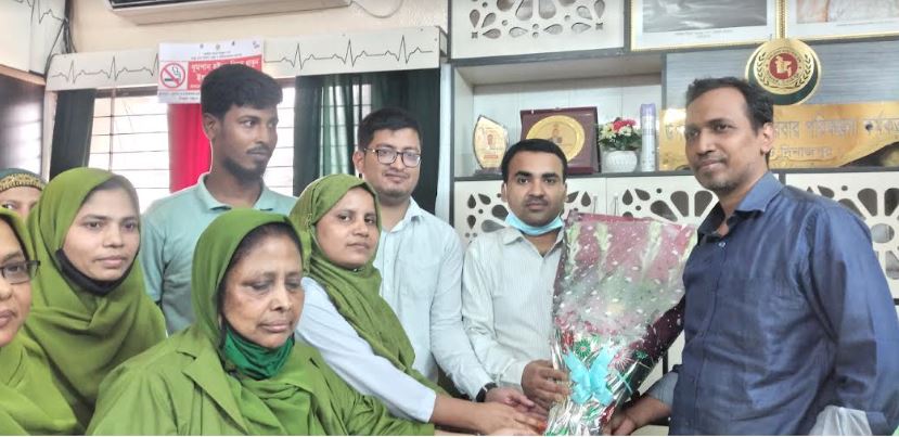 ঘোড়াঘাটে নবাগত উপজেলা স্বাস্থ্য ও প. প. কর্মকর্তার যোগদান