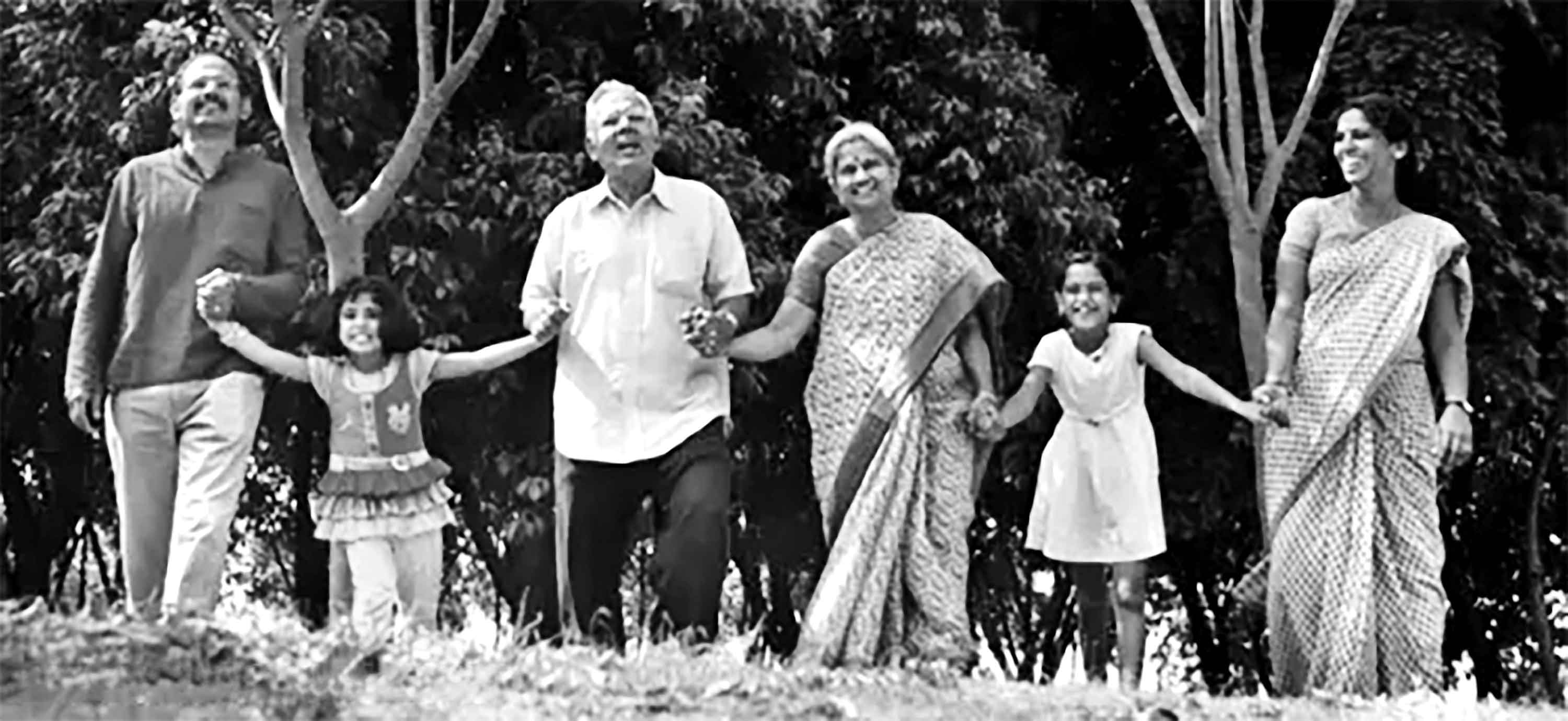 পরিবারে থাকুক স্বর্গীয় সুখ