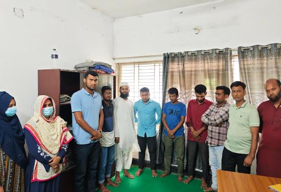 দিনাজপুর এম আব্দুর রহিম মেডিকেল কলেজ ও হাসপাতাল থেকে ২১ দালাল গ্রেফতার