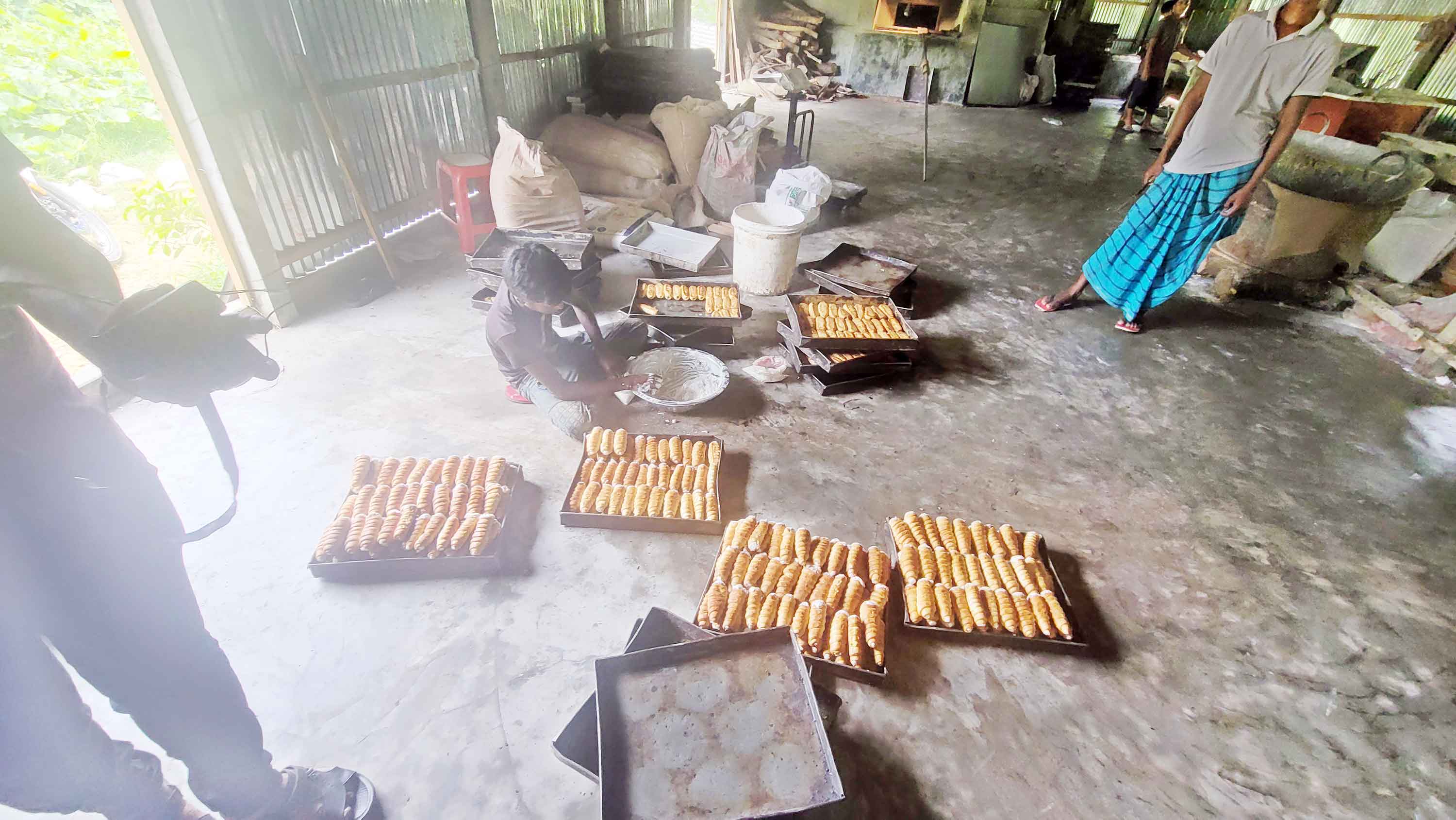 মুক্তাগাছায় পোলট্রি ফার্মে বেকারি স্থাপন!