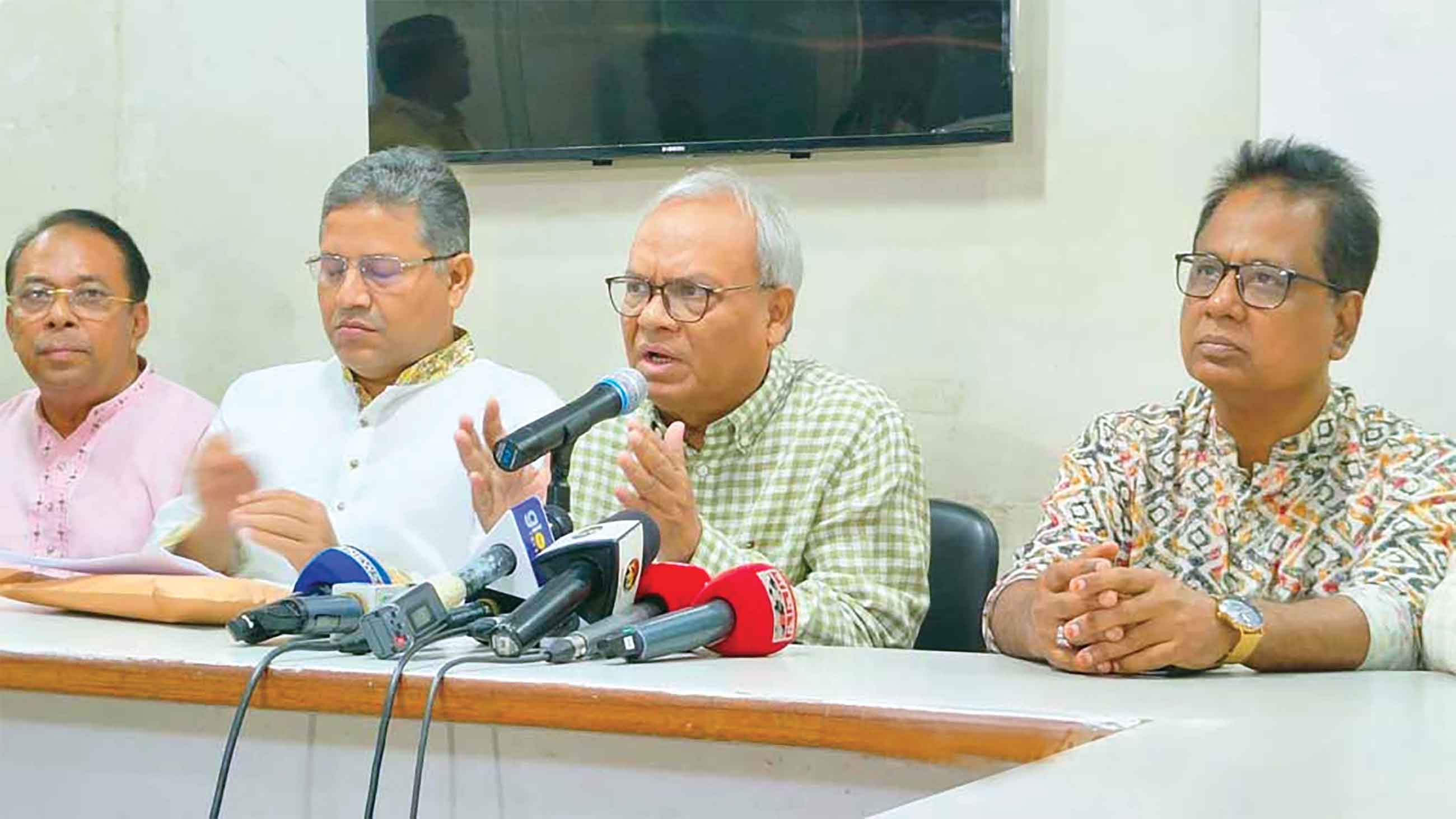 বাংলাদেশ ব্যাংক কি নিষিদ্ধ পলিস্ন, প্রশ্ন রিজভীর