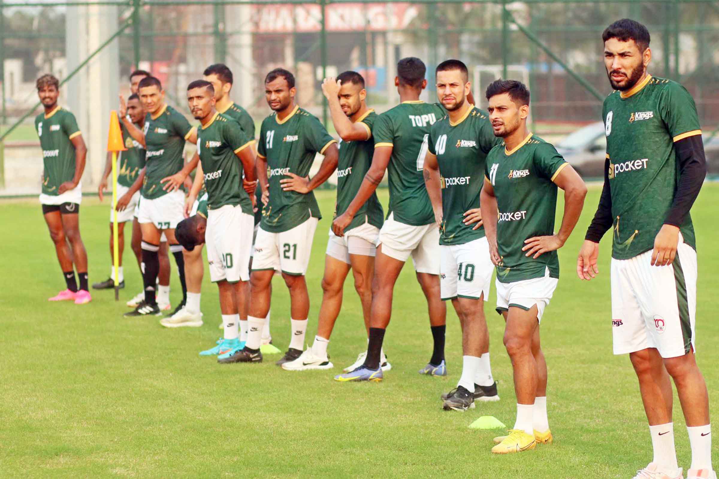 বসুন্ধরার ট্রেবল-মোহামেডানের শিরোপা ধরে রাখার মিশন