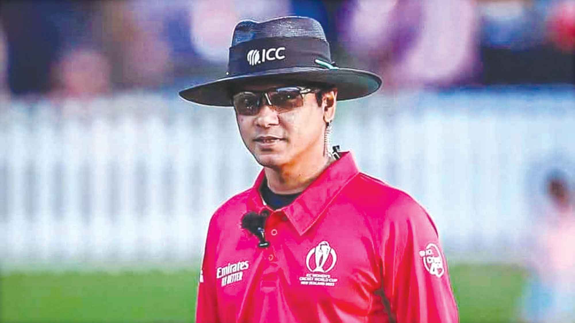 বিশ্বকাপের উদ্বোধনী ম্যাচে আম্পায়ার বাংলাদেশের সৈকত