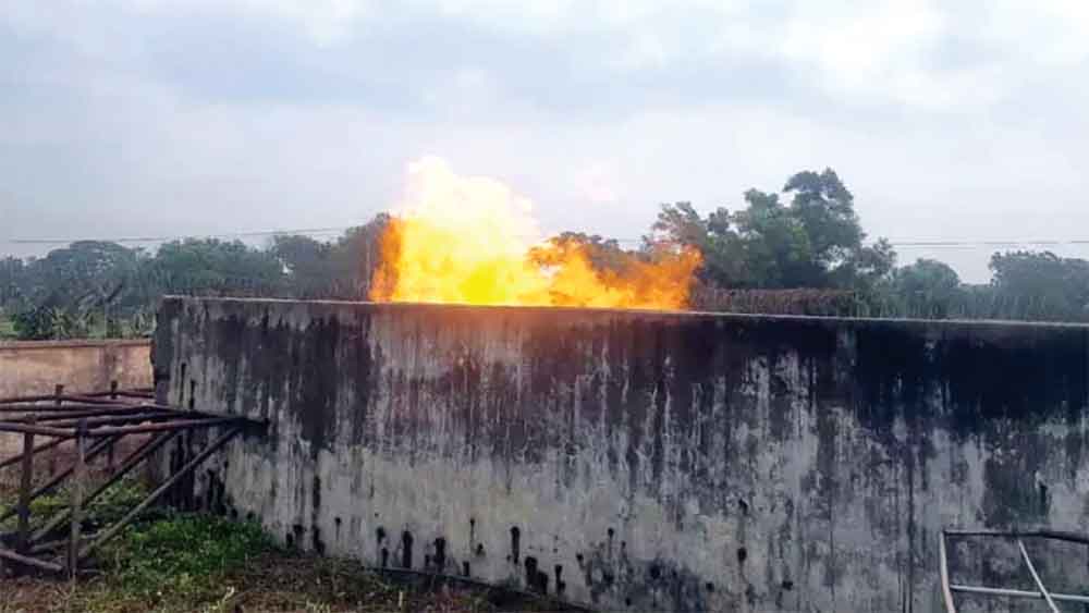 তিতাসের ১৪ নম্বর কূপ থেকে পরীক্ষামূলক গ্যাস উত্তোলন শুরু