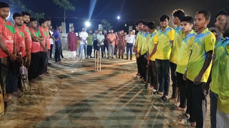 দুর্গাপুরে ফায়ার সার্ভিসের মিনি নাইট ক্রিকেট টুর্নামেন্ট