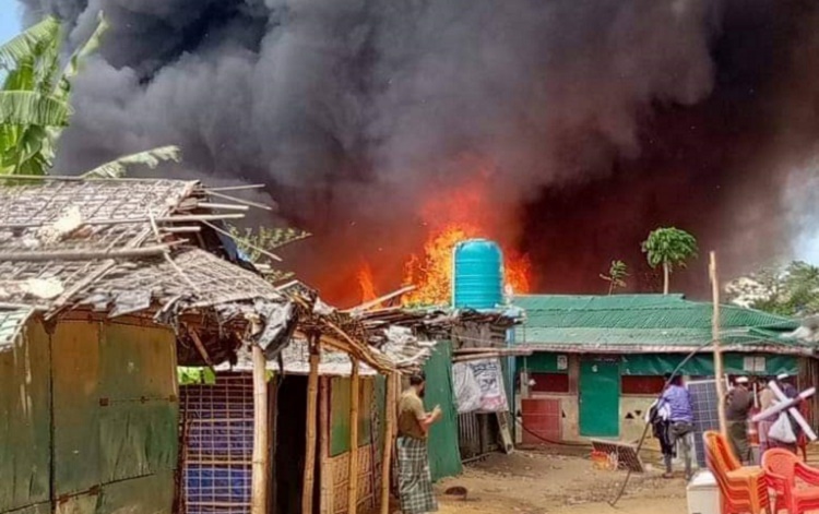 উখিয়ায় রোহিঙ্গা ক্যাম্পে আগুন, পুড়ে ছাই ২৩০টি ঘর