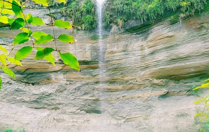 ঝর্ণা দেখতে গিয়ে দু’সহোদরসহ তিন যুবক অপহরণ