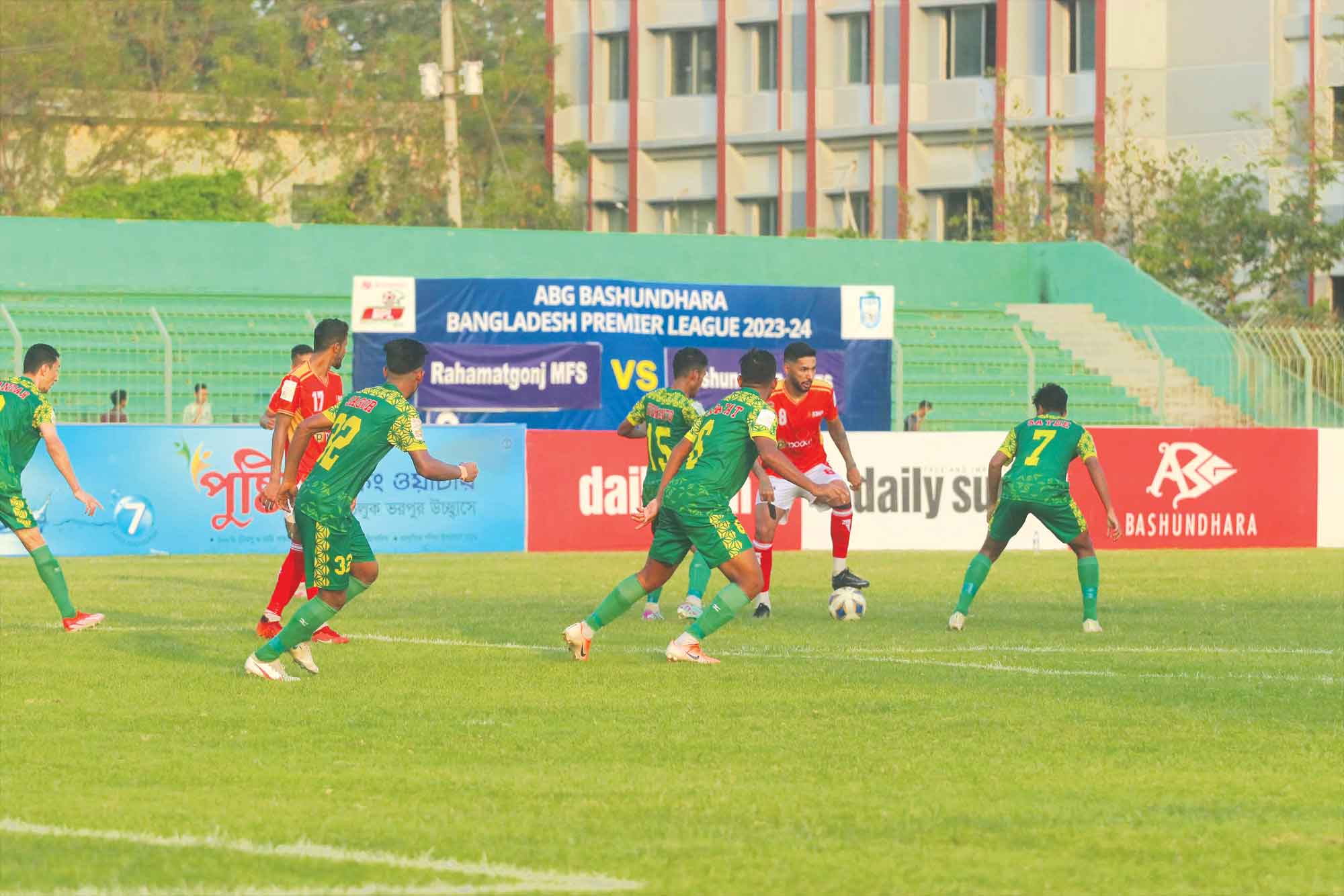 এবার কিংসের পয়েন্টও কেড়ে নিলো রহমতগঞ্জ