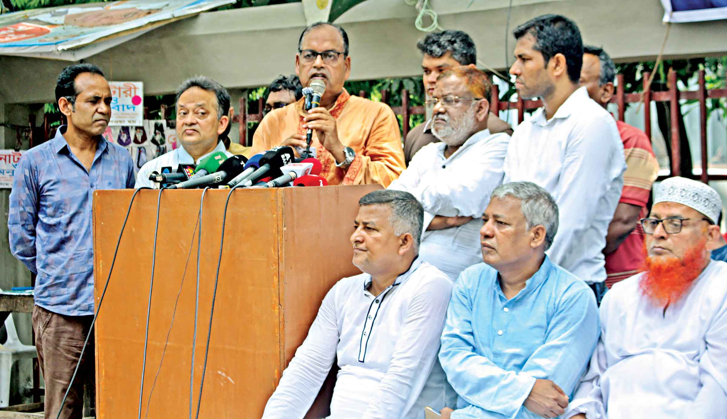 আজিজ-বেনজীরের দুর্নীতির অংশীদার সরকারও : দুদু
