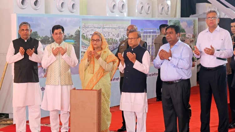 বঙ্গবাজার মার্কেটসহ ৪ প্রকল্প উদ্বোধন করলেন প্রধানমন্ত্রী