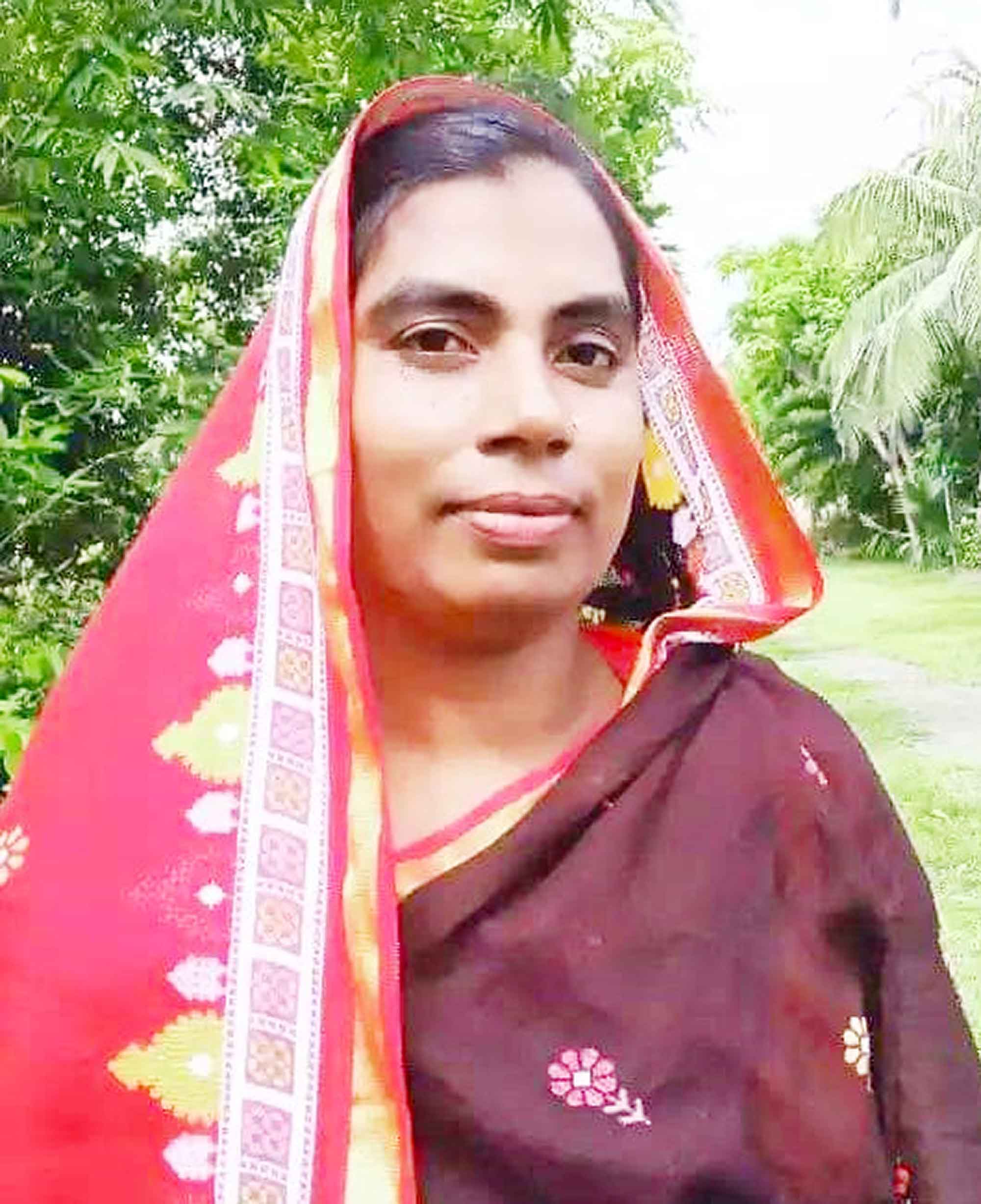 হতদরিদ্র পরিবার থেকে ওঠে আসা রেক্সনা ইউপি সদস্য