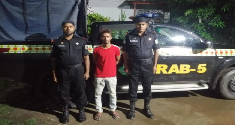 চাঁপাইনবাবগঞ্জে ৩টি ওয়ানশুটার গানসহ গ্রেপ্তার ১