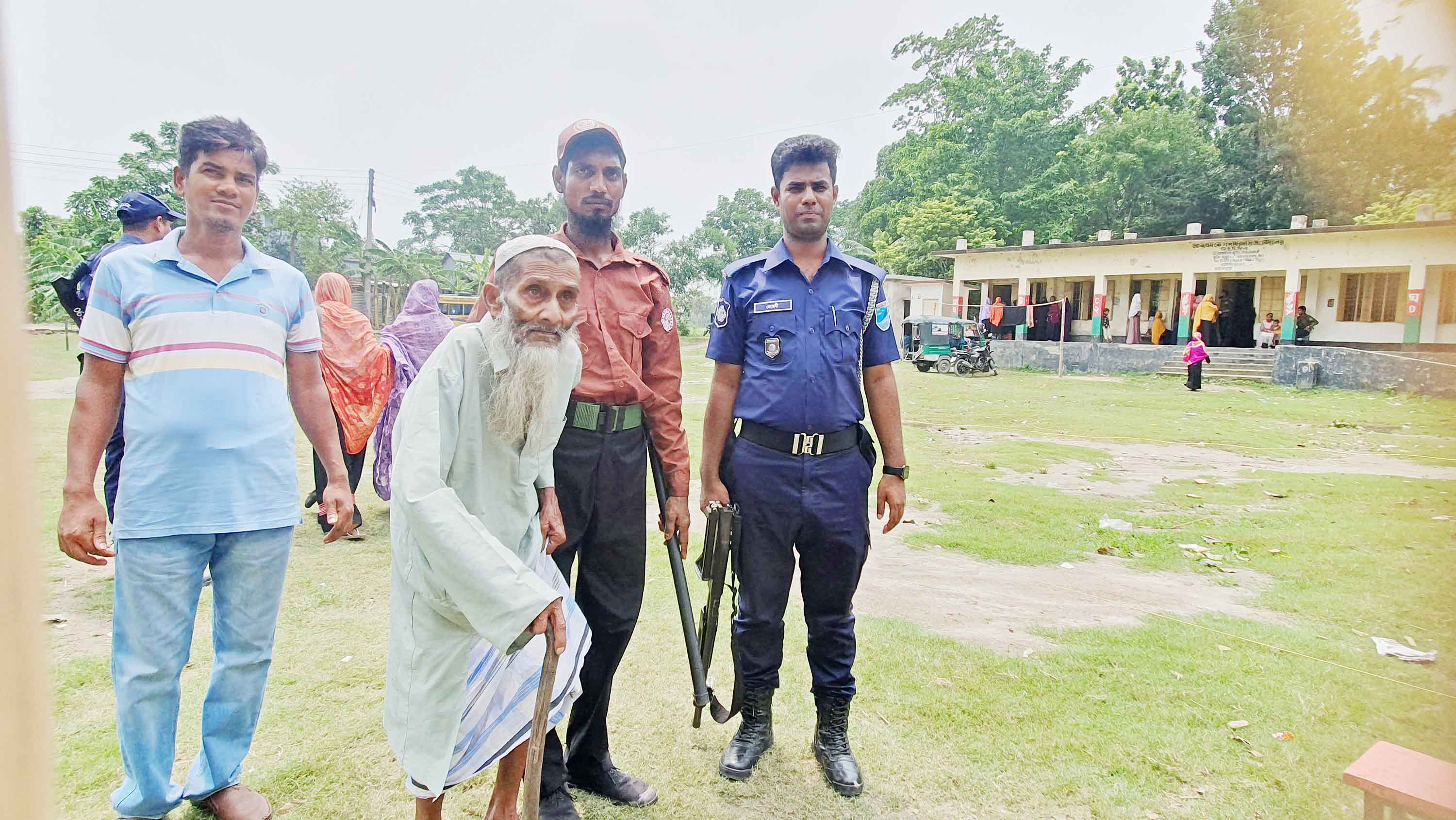 'আর বাঁচব কি না, তাই শেষ ভোট দিতে এসেছি'