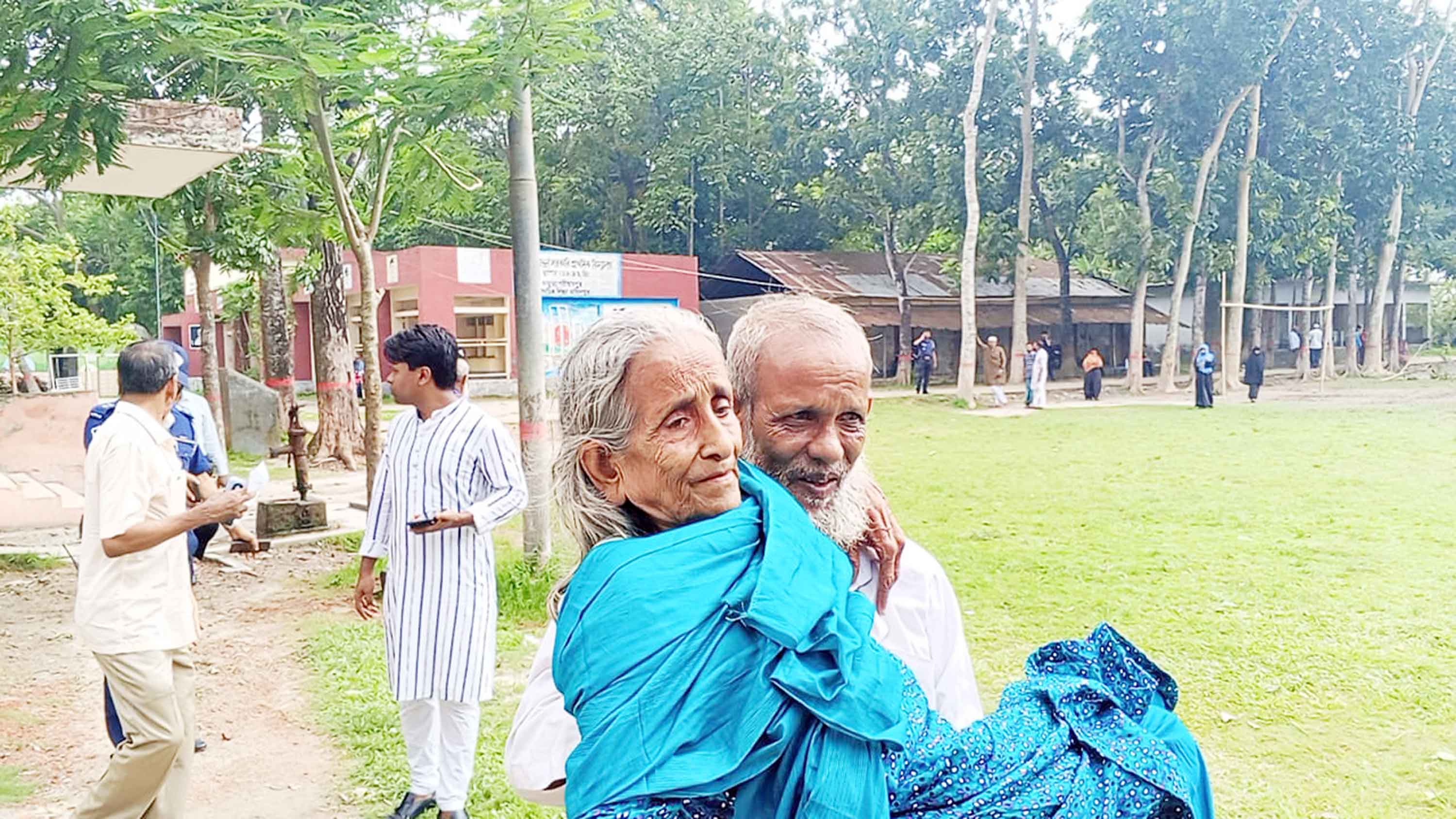'মনে হয় জীবনের শেষ ভোট দিয়ে গেলাম'