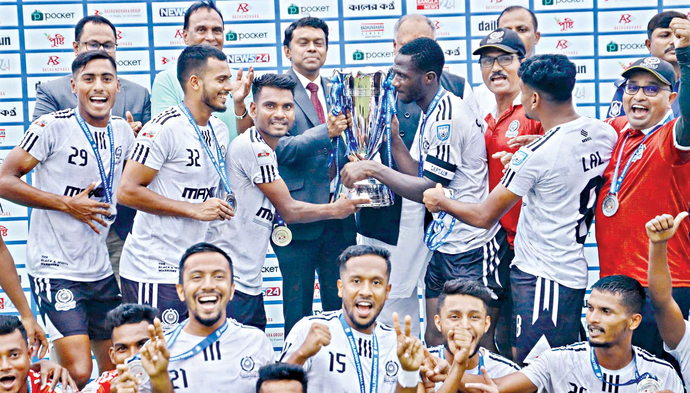 আবাহনীকে হারিয়ে লিগের রানার্সআপ মোহামেডান